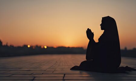 Berdoa menjadi manusia terbaik. | Ilham Nor/Pixabay